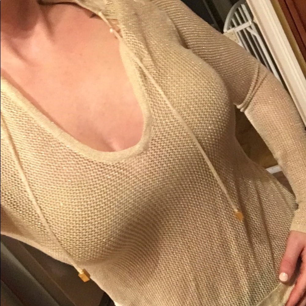 Jennifer Lopez shimmering hoody